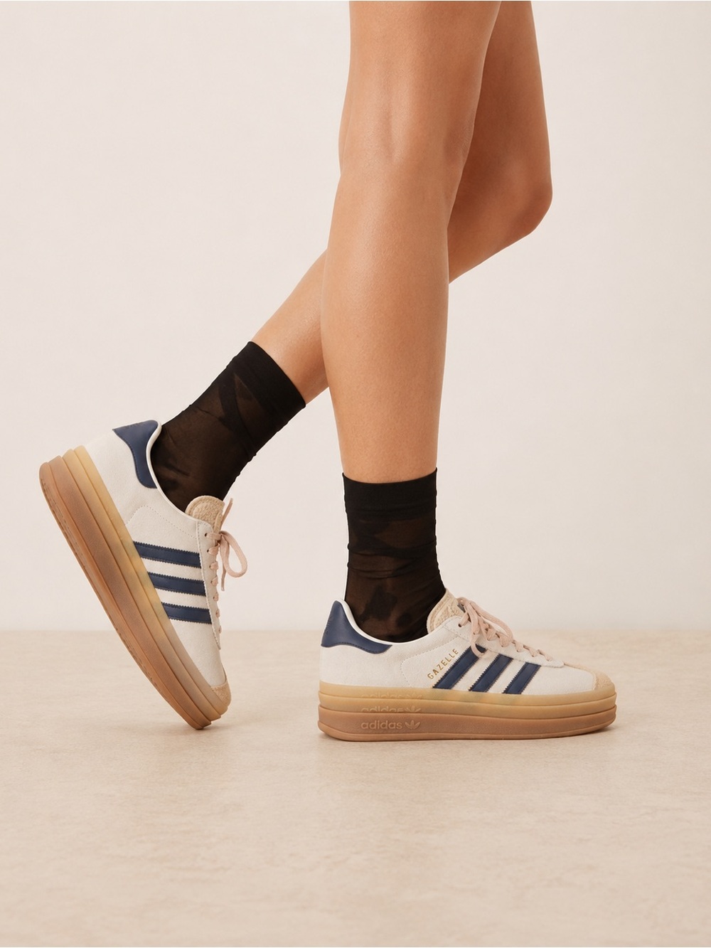 Adidas NIB Gazelle Bold Sneakers Cream White Indigo Suede Gum Sole Women’s 8.5